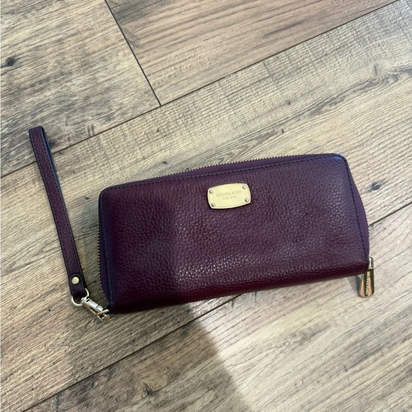 Michael Kors Deep Red Leather Wristlet - Picture 1 of 3